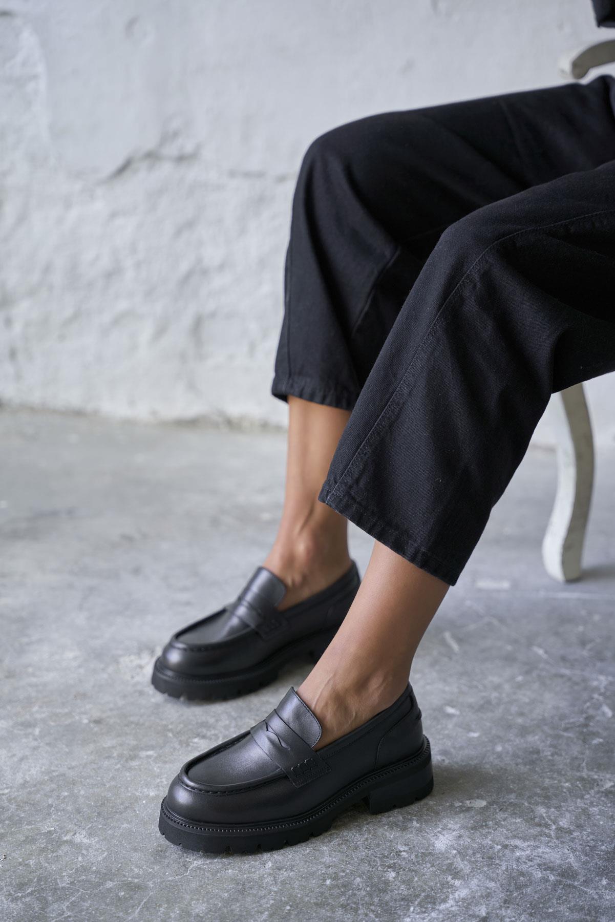 FİERD SİYAH DERİ MAKOSEN