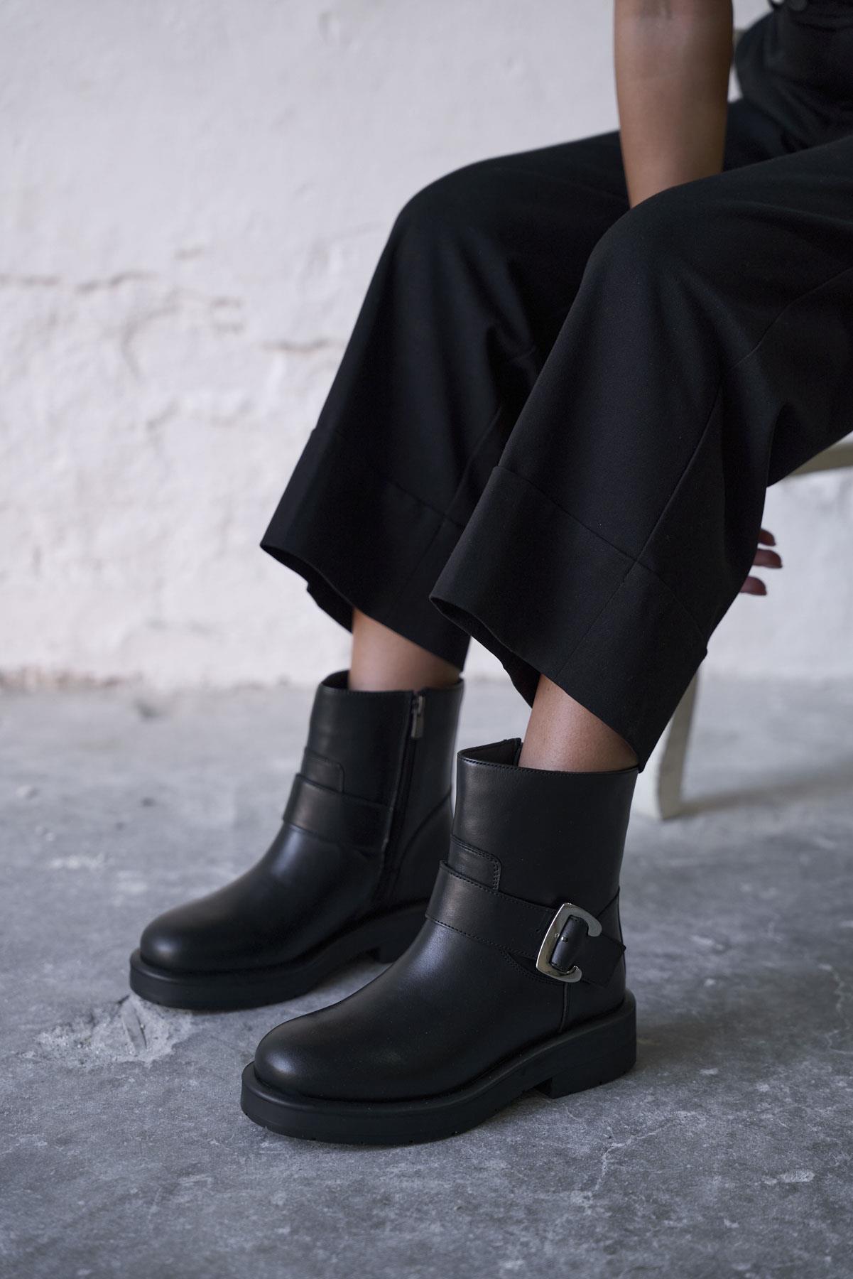 FRAPE SİYAH DERİ BOT