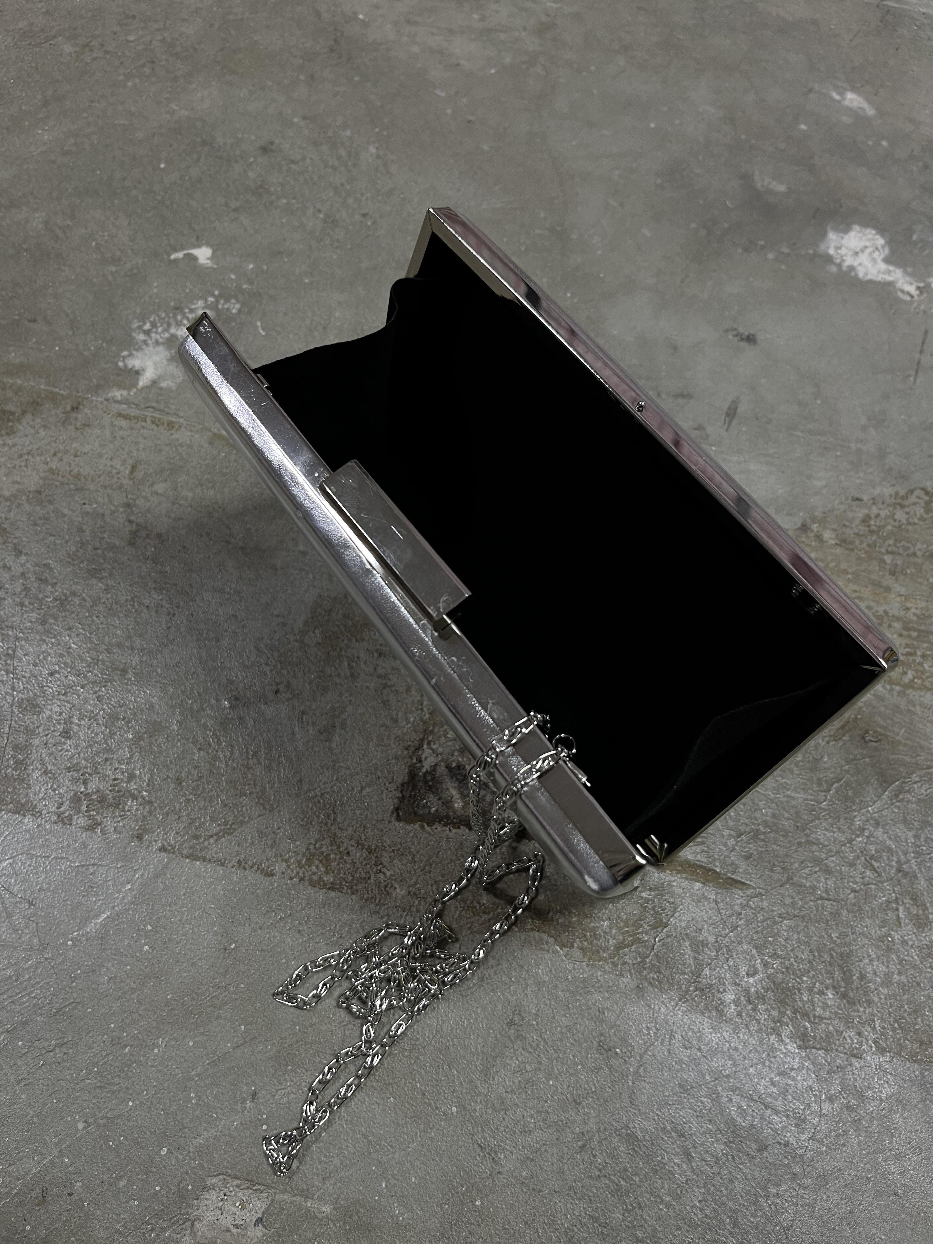 GÜMÜŞ MAT CLUTCH ÇANTA