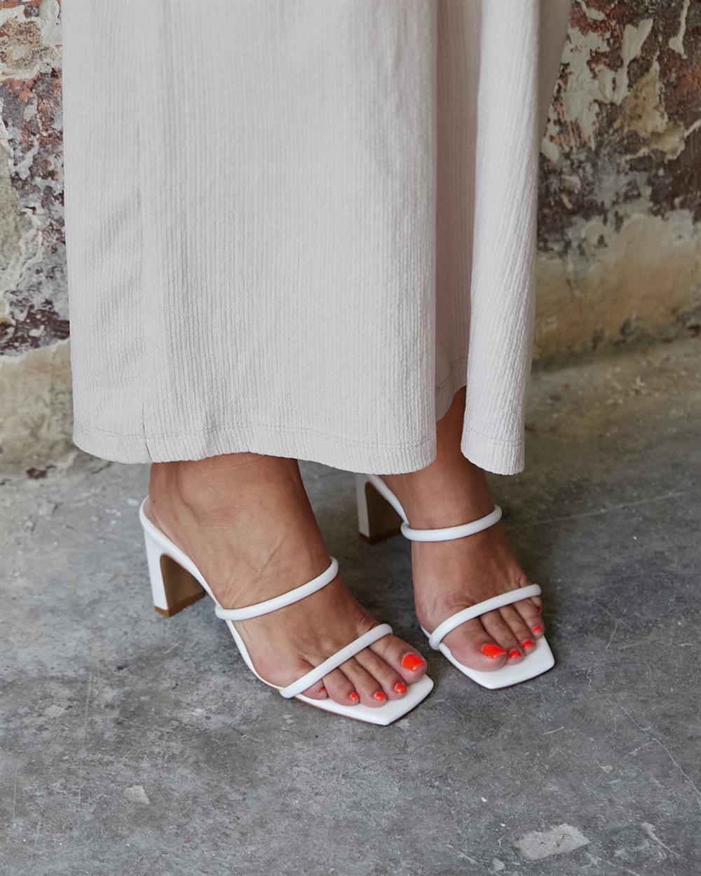 GWONS BEYAZ TOPUKLU TERLİK