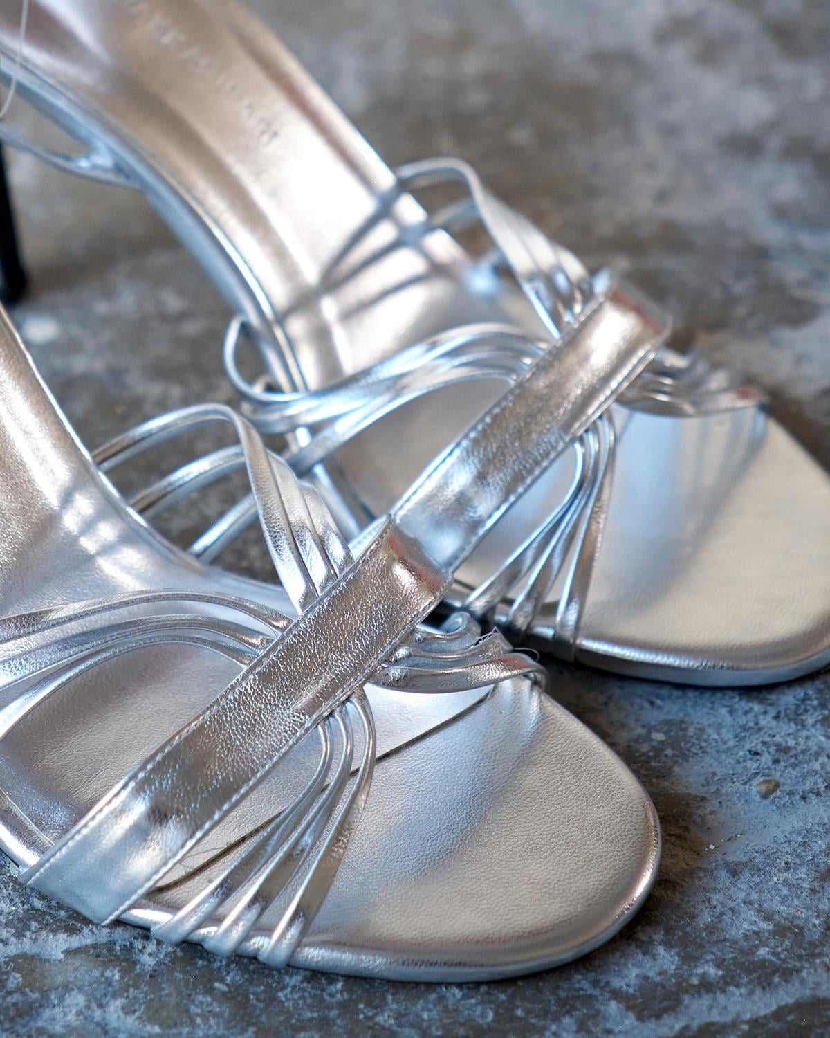 HAZEL GÜMÜŞ TOPUKLU AYAKKABI 