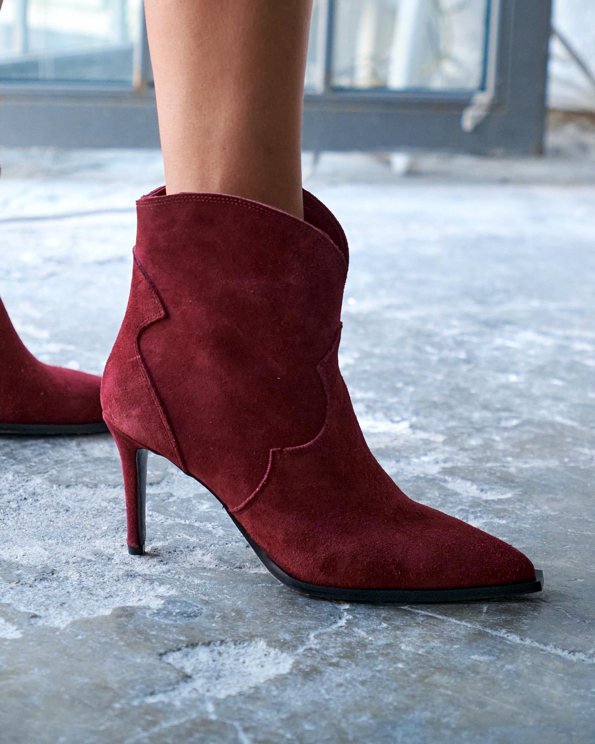 HELLA BORDO SÜET TOPUKLU BOT