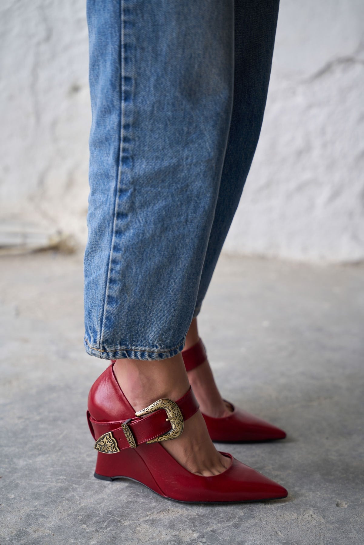 İSSA KIRMIZI DERİ TOPUKLU AYAKKABI 