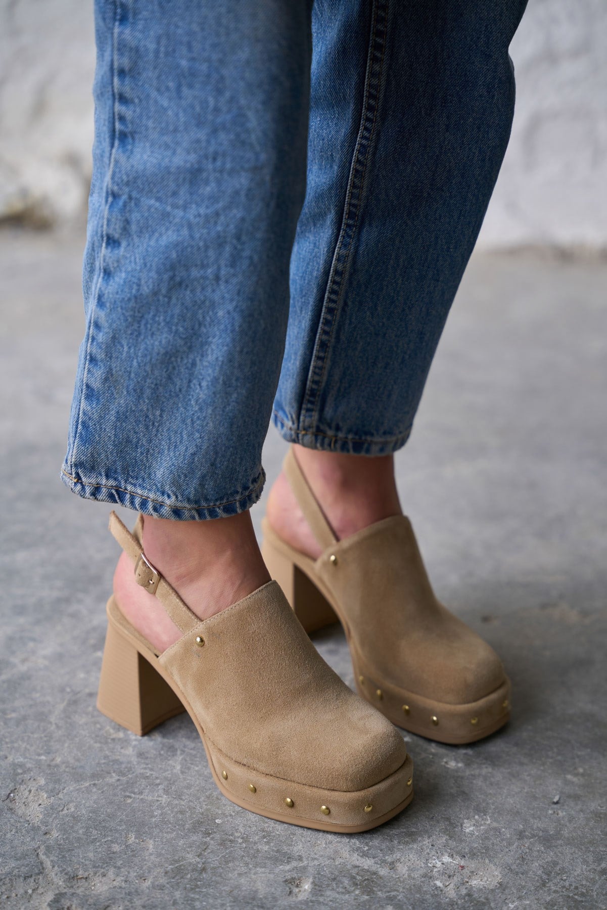 JİNY BAL SÜET SANDALET