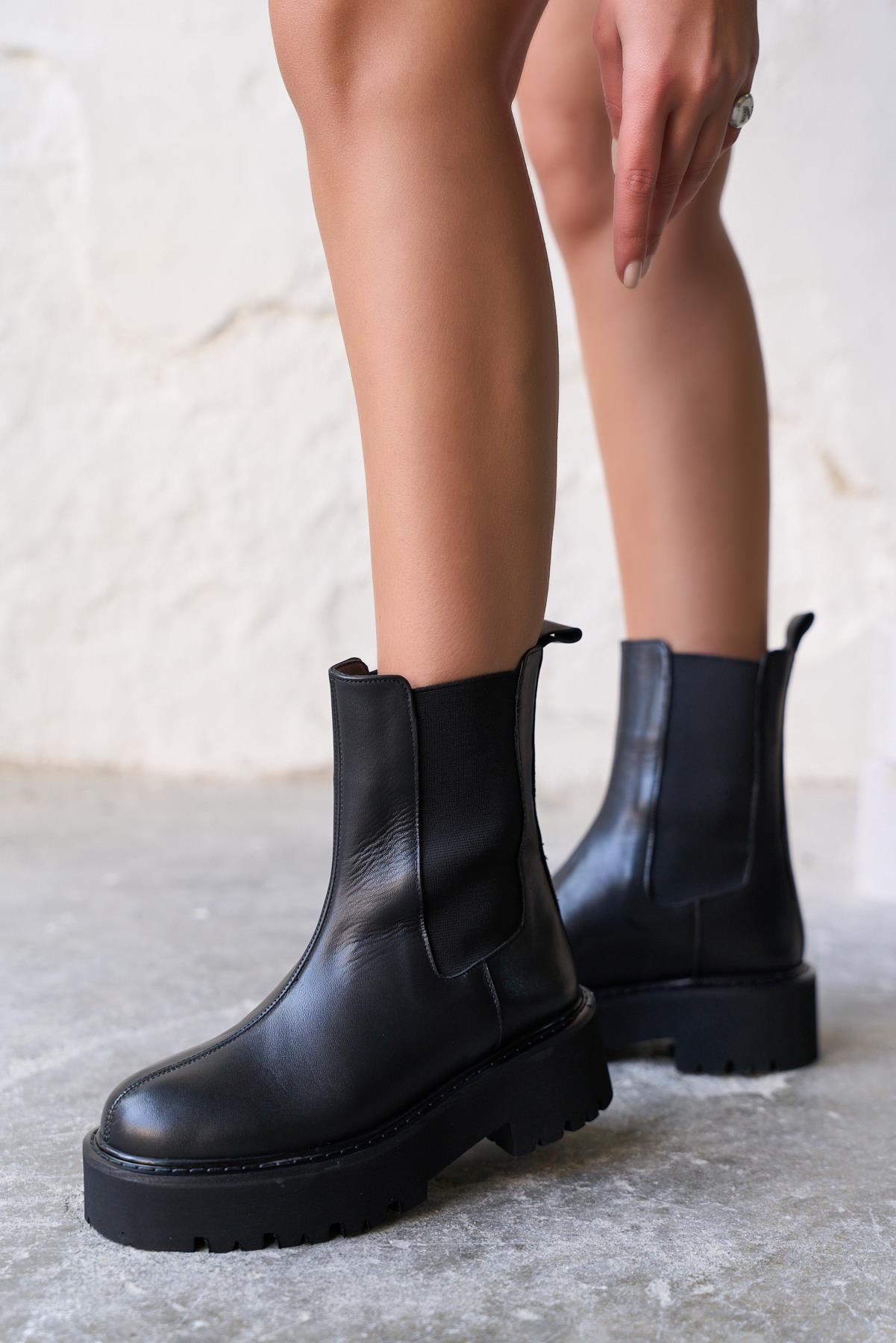 KROSSA SİYAH DERİ BOT