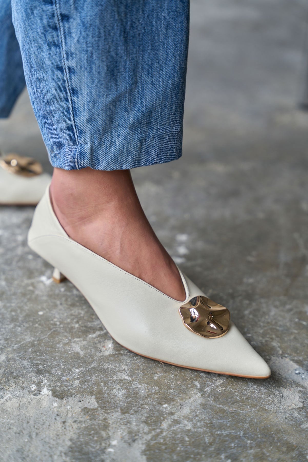 LANG BEJ DERİ TOPUKLU AYAKKABI