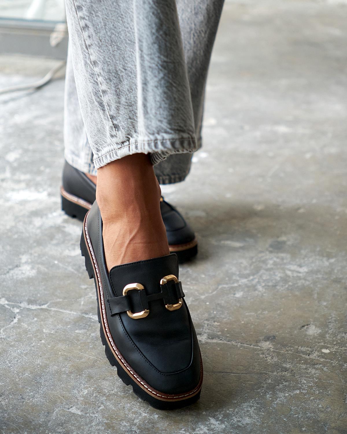 LİEWS SİYAH DERİ MAKOSEN