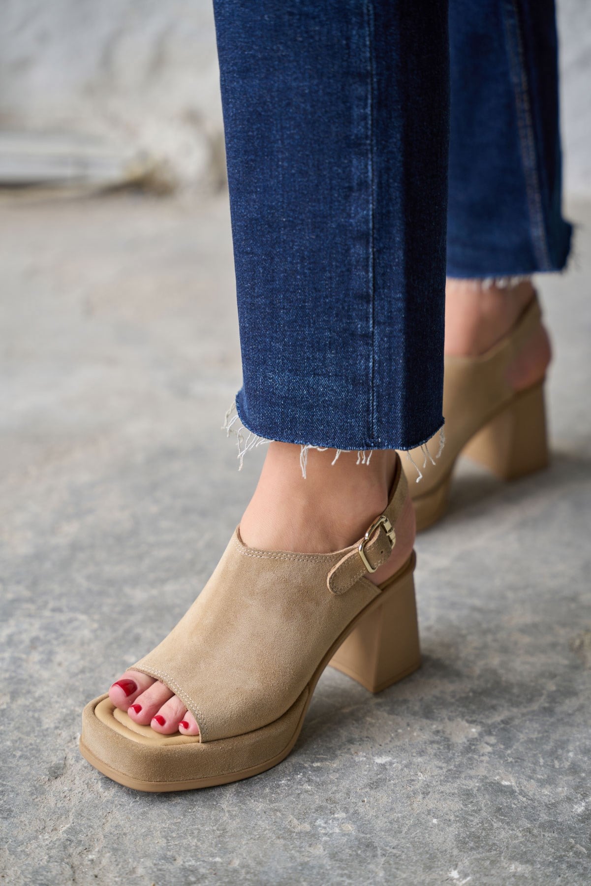 LULA BAL SÜET TOPUKLU AYAKKABI