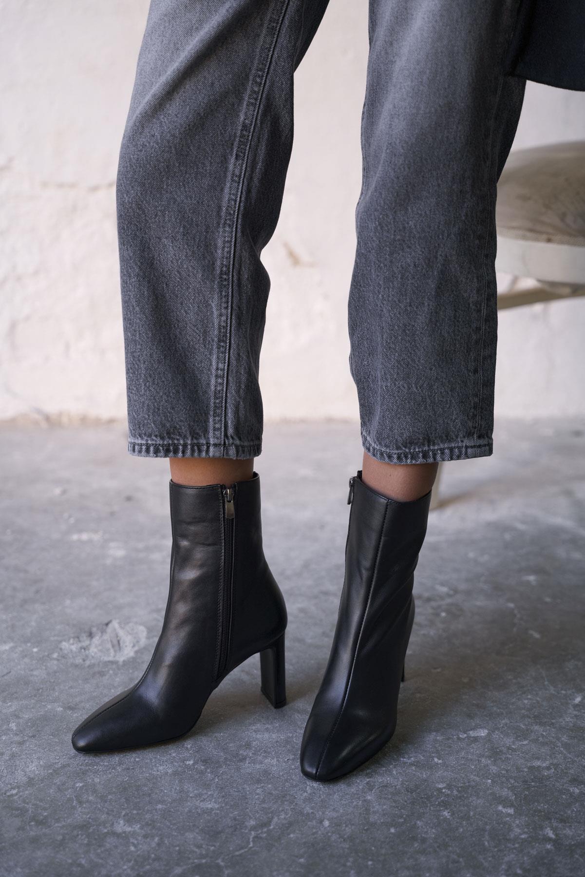 MARİSSE SİYAH DERİ TOPUKLU BOT