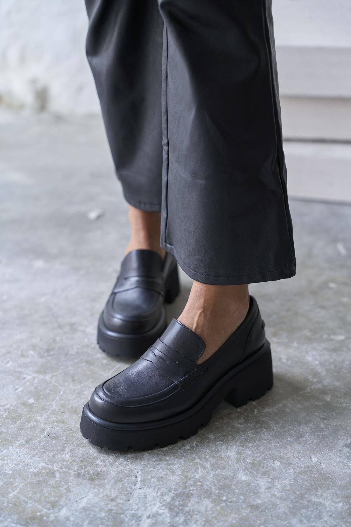 MARSEY SİYAH DERİ TOPUKLU MAKOSEN