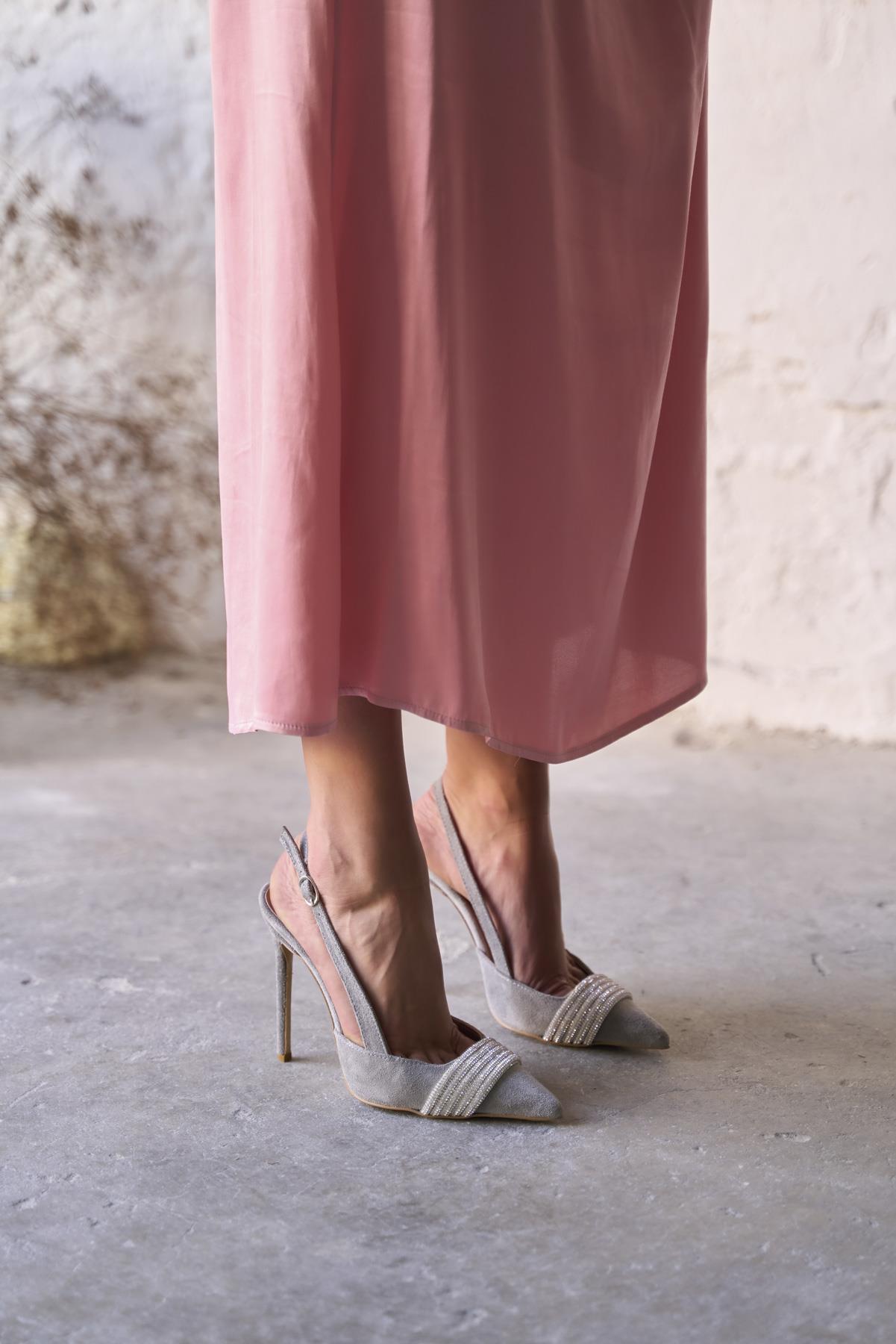 NORM GRİ SÜET TOPUKLU AYAKKABI 