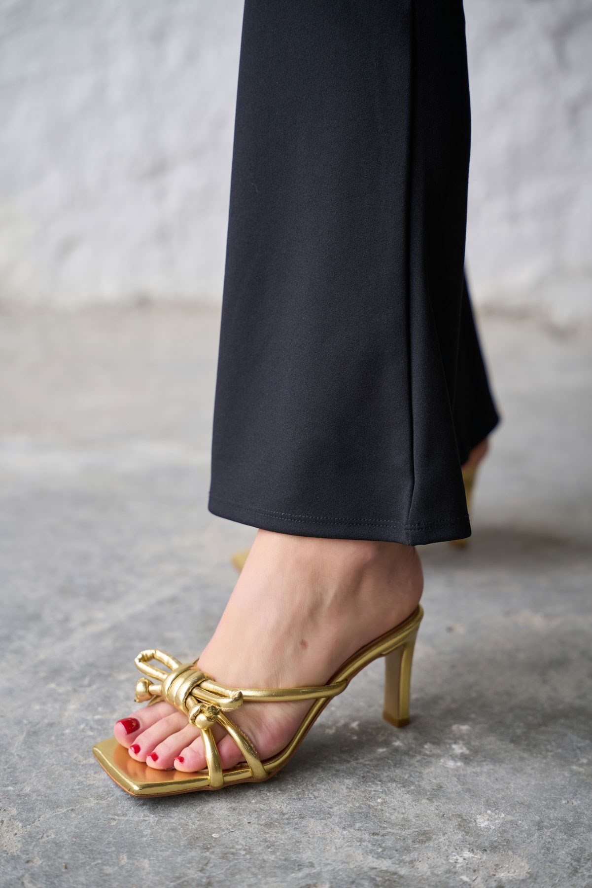 PELSON GOLD DERİ TOPUKLU TERLİK