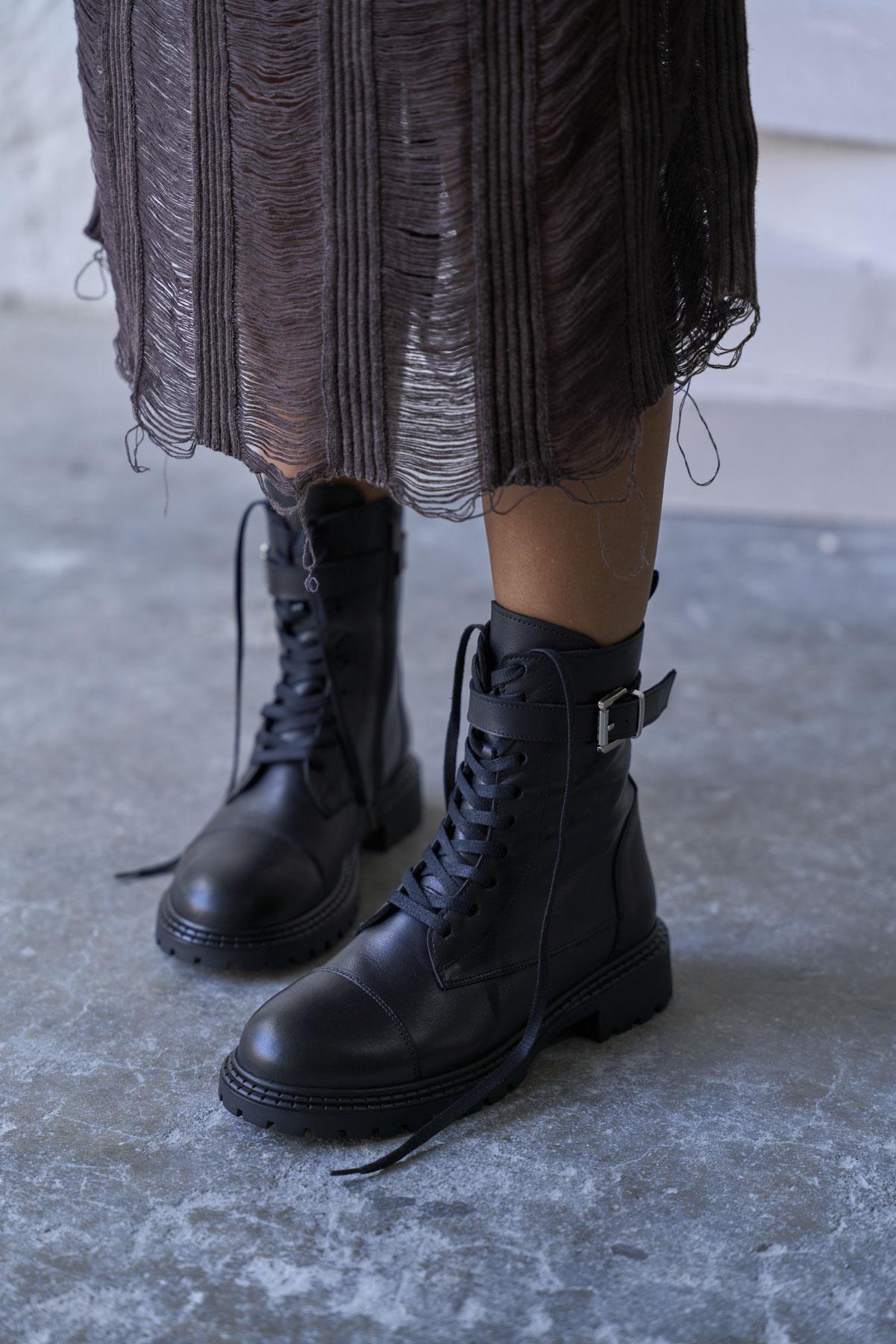 PLONES SİYAH DERİ BOT