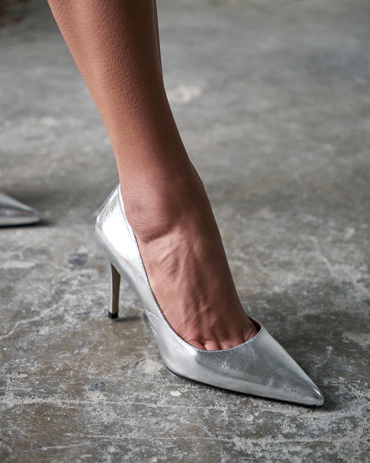 SİSTA 8 CM GÜMÜŞ DERİ STİLETTO