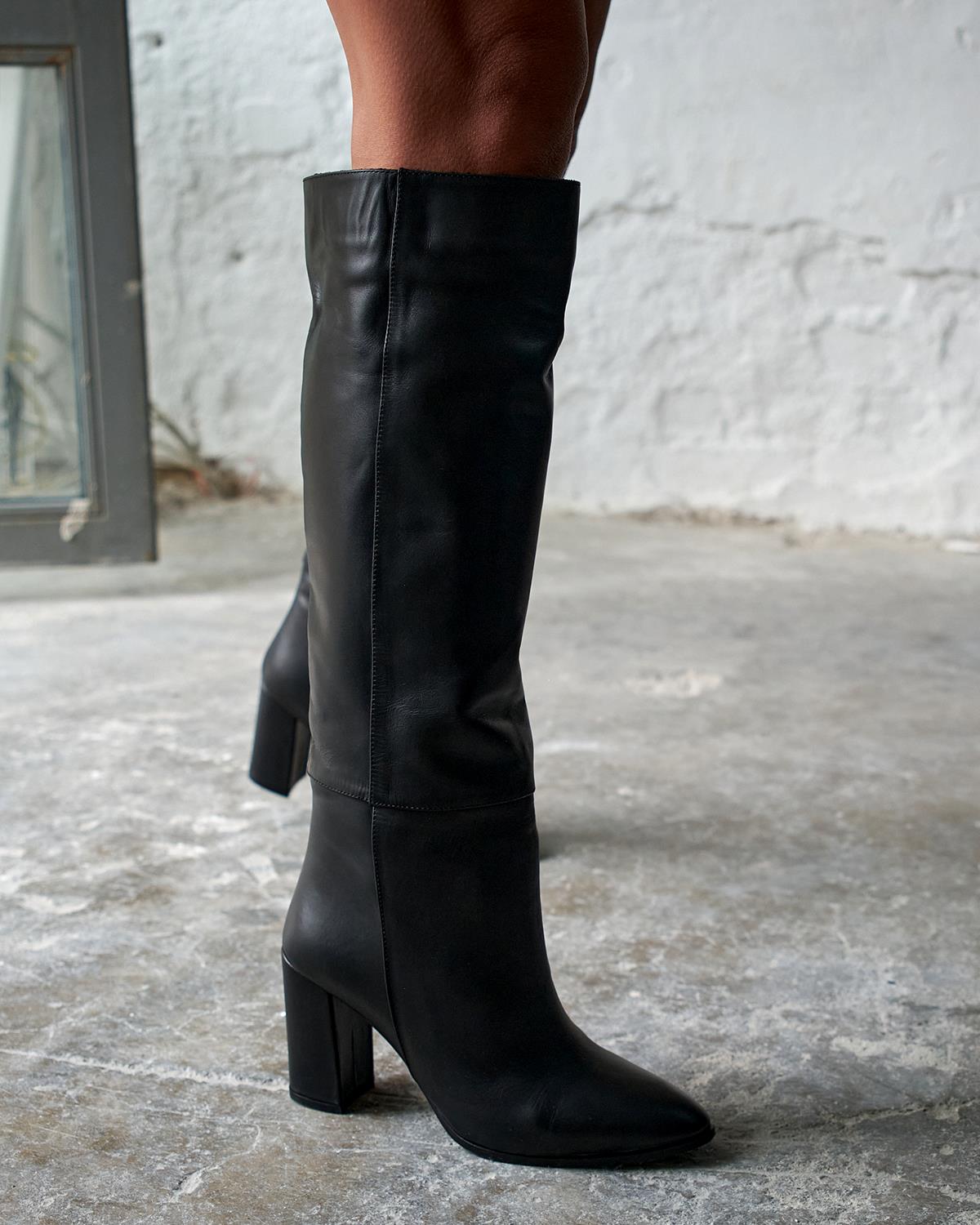 USHER SİYAH DERİ ÇİZME