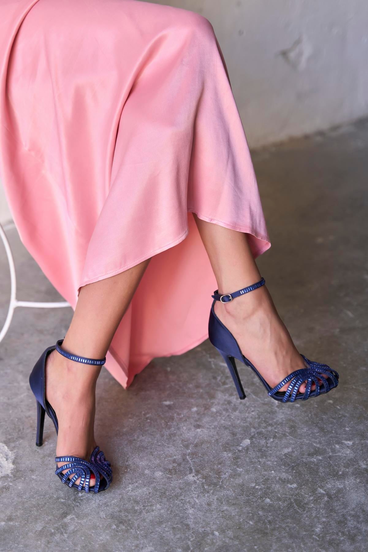 VENEDİC LACİVERT SATEN TOPUKLU AYAKKABI 