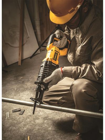 DEWALT SPT900 900W TİLKİ KUYRUĞU TESTERE