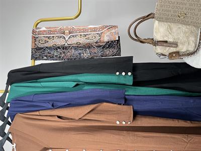 140148 Kol Manşeti Düğmeli Uzun Triko Hırka