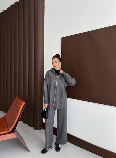 2573 Kapşonlu Fermuarlı Sim Taş Detaylı Triko Takım