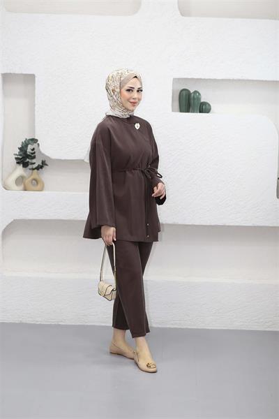 3111-1 Metal Düğmeli Asimetrik Bağıcıklı Süet Takım