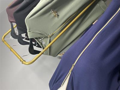 4170 Kapşonlu Fermuarlı Gögsü Çiçek Detaylı Takım