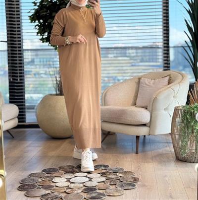 7036 Omuzları İncili Kolları Düğmeli Vanezia Triko Elbise
