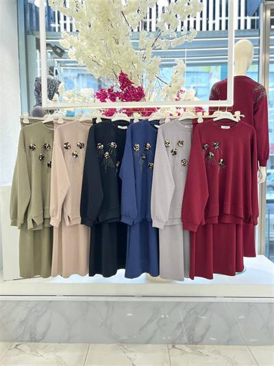 8203 Pul Çiçek İşlemeli Etekli Takım