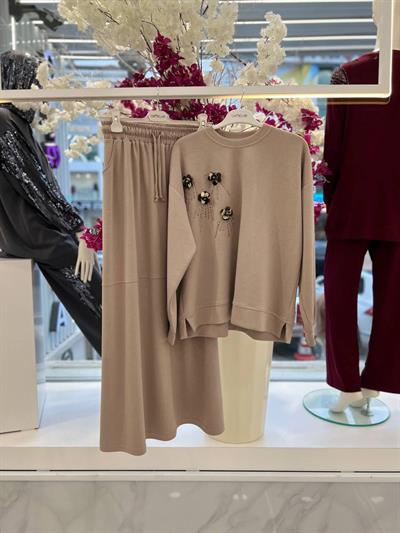 8203 Pul Çiçek İşlemeli Etekli Takım