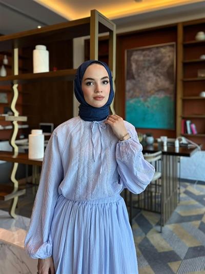 8369 Dantel Detaylı Yakadan Bağıcıklı Takım