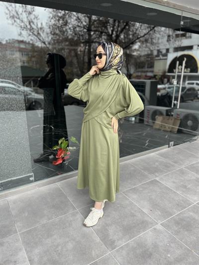 8480 Omuzu Düğmeli Fitilli Etekli Takım