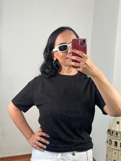 BİSİKLET YAKA TAŞ ÇİZGİLİ SİYAH T-SHIRT