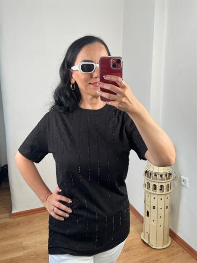 BİSİKLET YAKA TAŞ ÇİZGİLİ SİYAH T-SHIRT