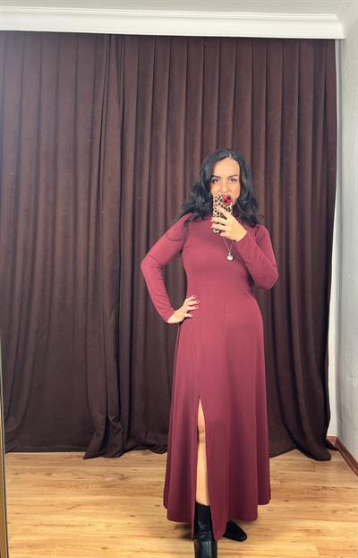 ÇİLEK TRİKO BALIKÇI YAKA YIRTMAÇLI BORDO UZUN ELBİSE