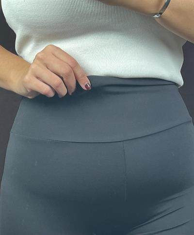 MARKA MODEL İSPANYOL PAÇA YÜKSEK BEL GENİŞ KEMER DALGIÇ KUMAŞ SİYAH PANTOLON