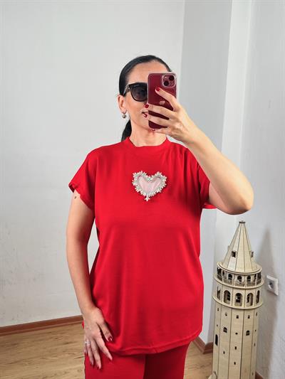 KALP DETAYLI SİMLİ ŞERİTLİ MODAL KIRMIZI TAKIM