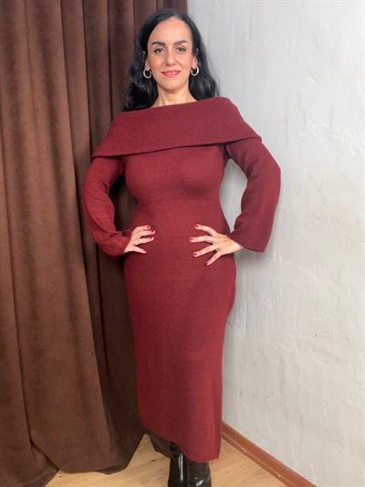 MADONNA YAKA BORDO UZUN TRİKO ELBİSE