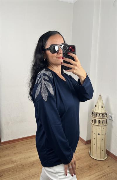 OMZU TAŞLI V YAKA LACİVERT BLUZ