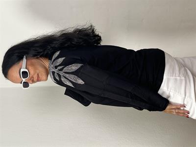 OMZU TAŞLI V YAKA SİYAH BLUZ