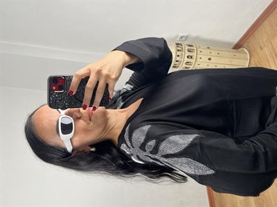 OMZU TAŞLI V YAKA SİYAH BLUZ