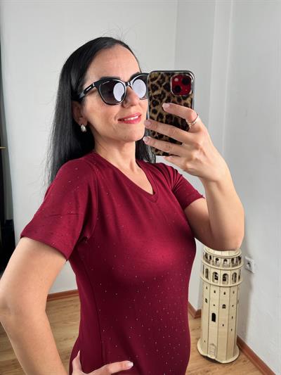 ÖNÜ TAŞ DETAYLI KRİSTAL KUMAŞ MİDİ BOY CEPLİ BORDO ELBİSE