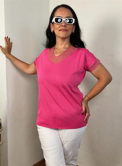 SİM DETAYLI V YAKA KISA KOLLU FUŞYA TRİKO BLUZ