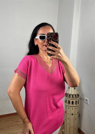 SİM DETAYLI V YAKA KISA KOLLU FUŞYA TRİKO BLUZ