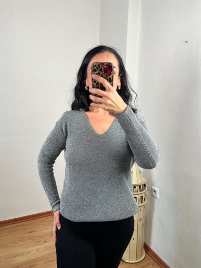 SİMLİ V YAKA GÜMÜŞ TRİKO BLUZ