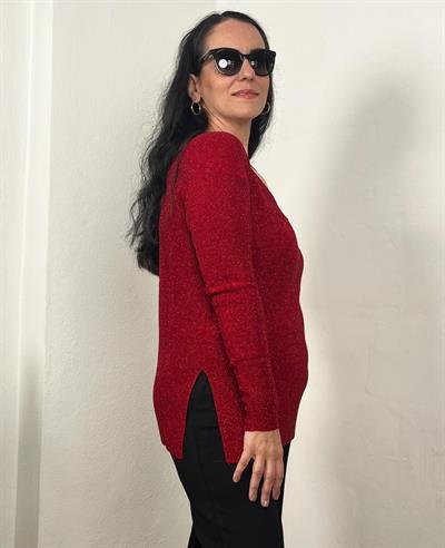 SİMLİ V YAKA KIRMIZI TRİKO BLUZ