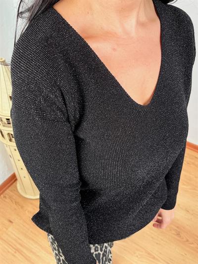 SİMLİ V YAKA SİYAH TRİKO BLUZ