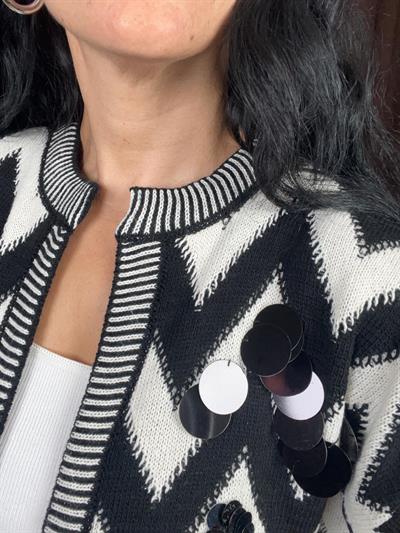 SİYAH PULLU ZİKZAK HIRKA