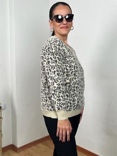 V YAKA LEOPAR DESEN KREM YUMOŞ KAZAK