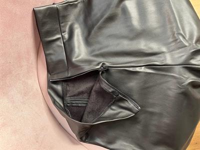 MARKA MODEL İSPANYOL PAÇA YIRTMAÇLI FERMUARLI SİYAH DERİ PANTOLON