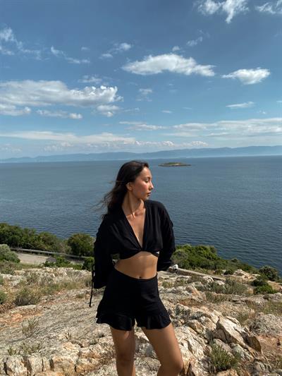 Flora Siyah Dokuma Fırfırlı Bluz Şort Plaj Takım Pareo