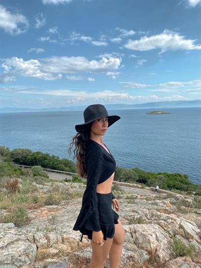 Flora Siyah Dokuma Fırfırlı Bluz Şort Plaj Takım Pareo